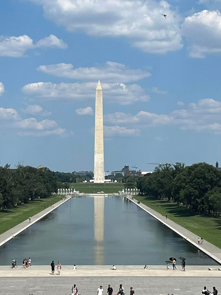 Travel to the Washington Monument
